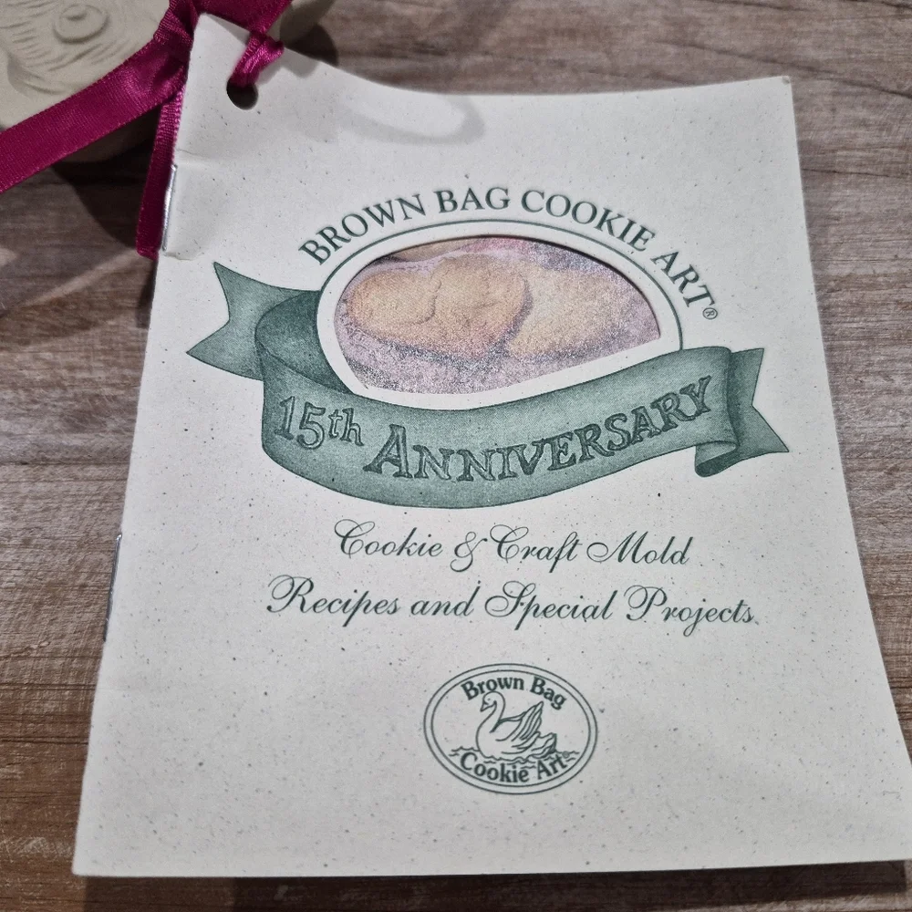 Vintage Brown Bag Cookie Art Stoneware 1984Teddy Bear Cookie Mold with Recipes